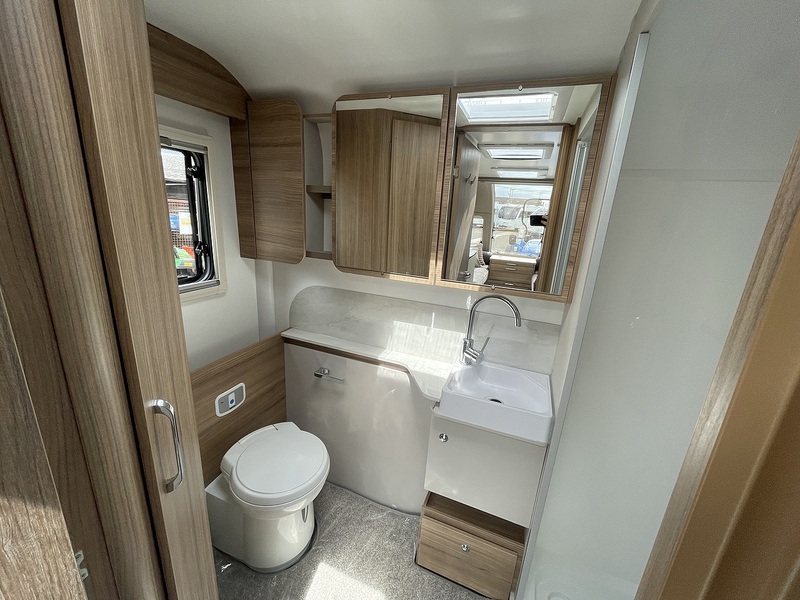 Bailey Unicorn Seville Deluxe 2025 Caravan - Large 15