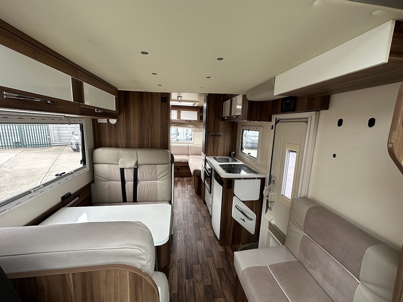 Rollerteam Autoroller 747 2017 Motorhome - Large 2
