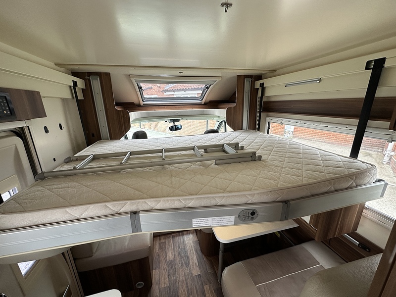 Rollerteam Autoroller 747 2017 Motorhome - Large 10