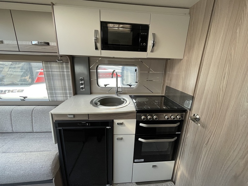 Swift Challenger 2024 SE 560 - Large 5