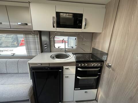 Swift Challenger SE 560 Caravan - U2607