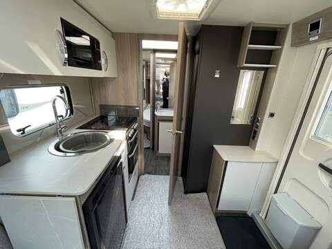 Swift Challenger SE 560 Caravan - U2607