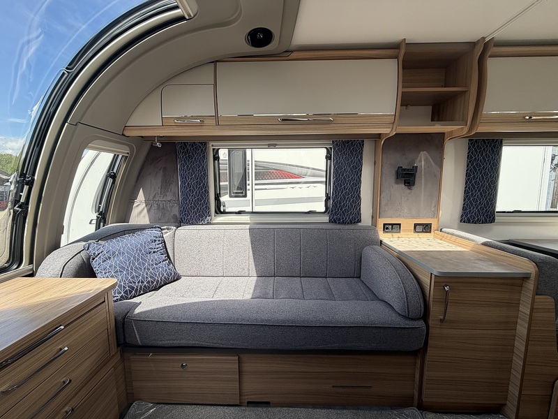 Bailey Unicorn Madrid 2023 Caravan - Large 10