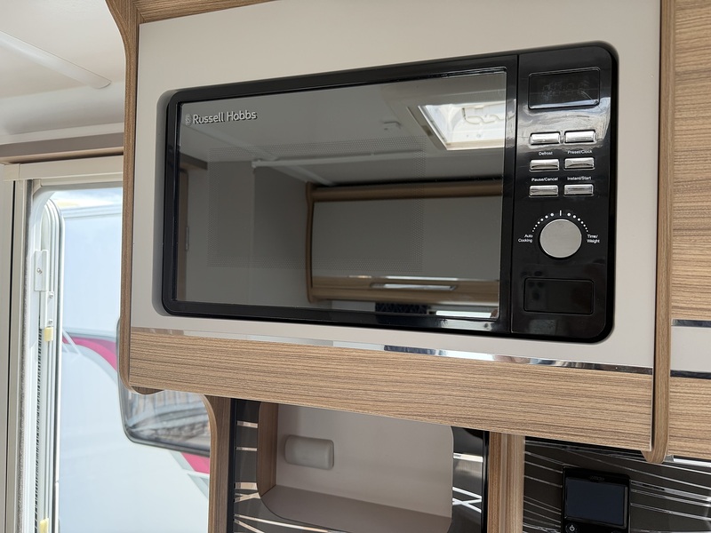 Bailey Unicorn Madrid 2023 Caravan - Large 16