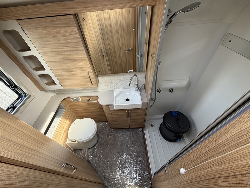 Bailey Unicorn Madrid 2023 Caravan - Large 22
