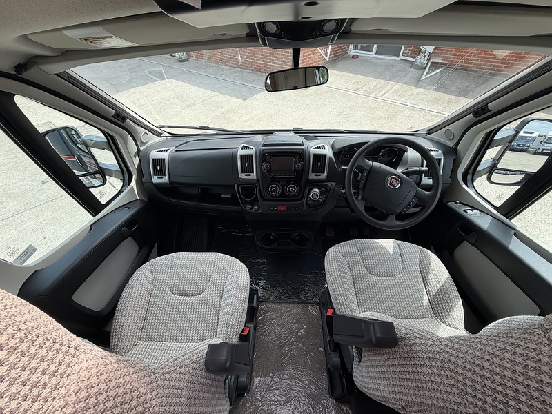 Autotrail Tracker FB 2016 Motorhome - Large 26