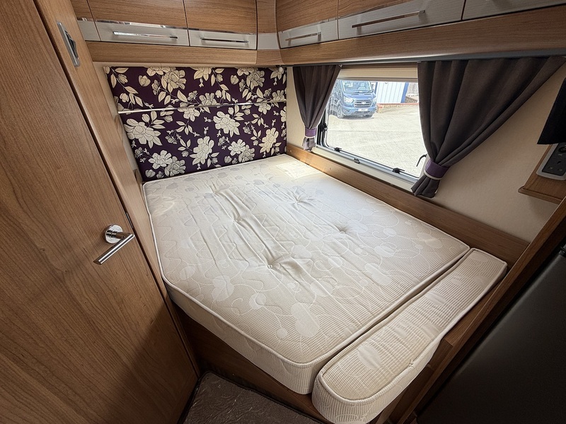 Autotrail Tracker FB 2016 Motorhome - Large 21