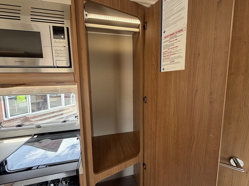 Autotrail Tracker FB 2016 Motorhome - Large 22