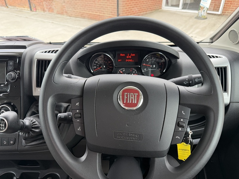 Autotrail Tracker FB 2016 Motorhome - Large 27