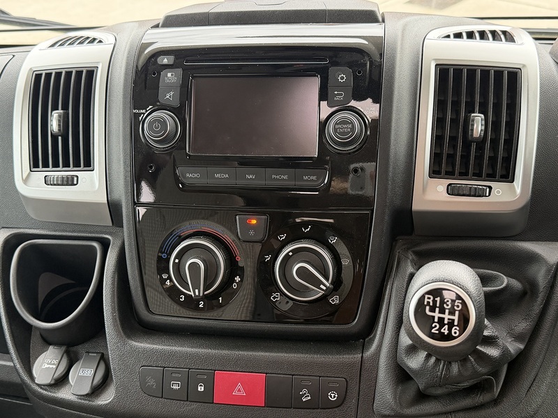 Autotrail Tracker FB 2016 Motorhome - Large 29