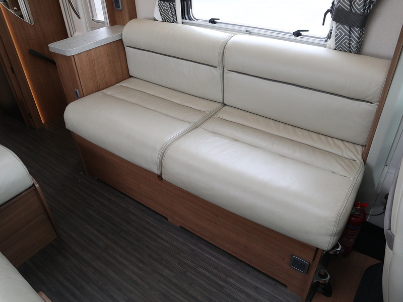 Autotrail Frontier Comanche HB 2019 Motorhome - Large 16
