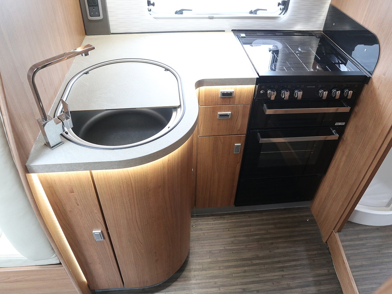 Autotrail Frontier Comanche HB 2019 Motorhome - Large 21