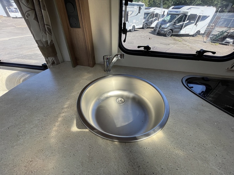 Lunar Venus 540 2018 Caravan - Large 6