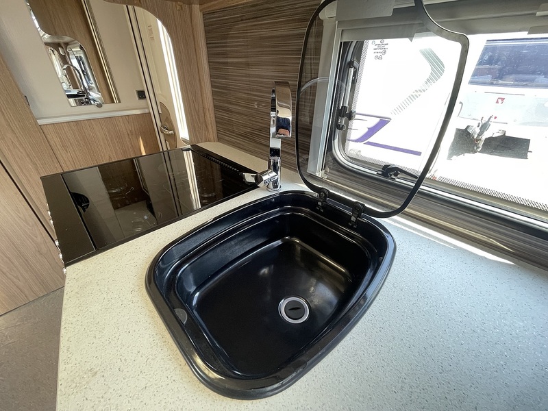 Coachman VIP 520 2017 Caravan - Large 6