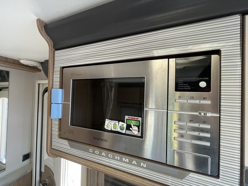 Coachman VIP 520 2017 Caravan - Large 7