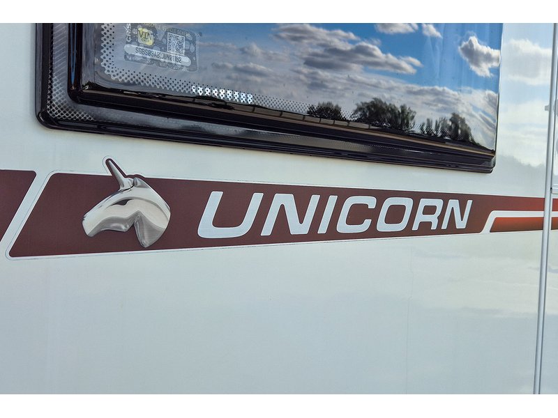 Bailey Unicorn Madrid 2018 Caravan - Large 24