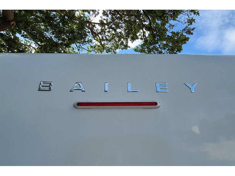 Bailey Unicorn Madrid 2018 Caravan - Large 25