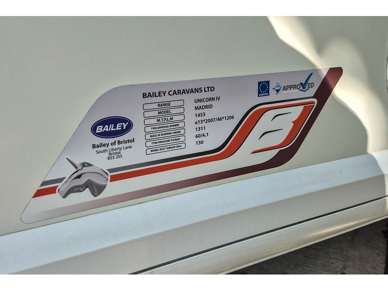 Bailey Unicorn Madrid 2018 Caravan - Large 31