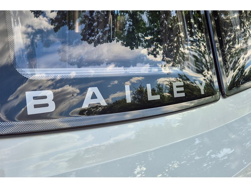 Bailey Unicorn Madrid 2018 Caravan - Large 26