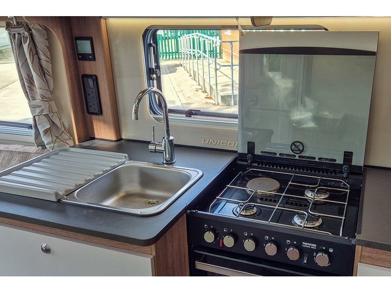 Bailey Unicorn Madrid 2018 Caravan - Large 8