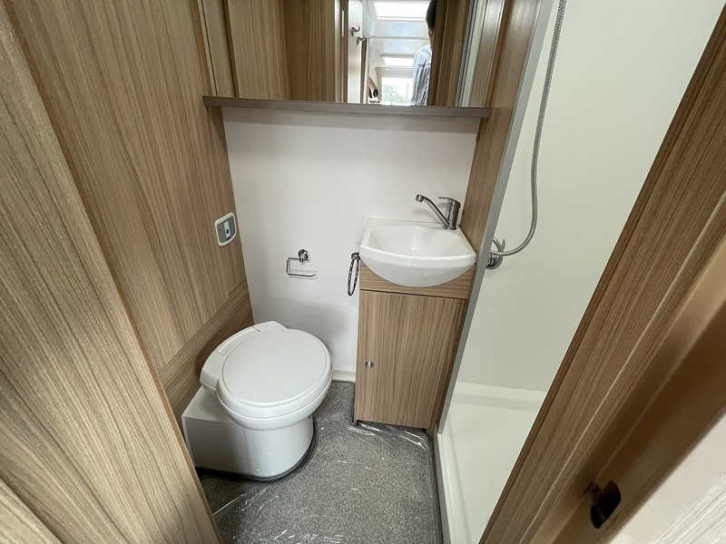 Bailey Phoenix +642 2023 Caravan - Large 15