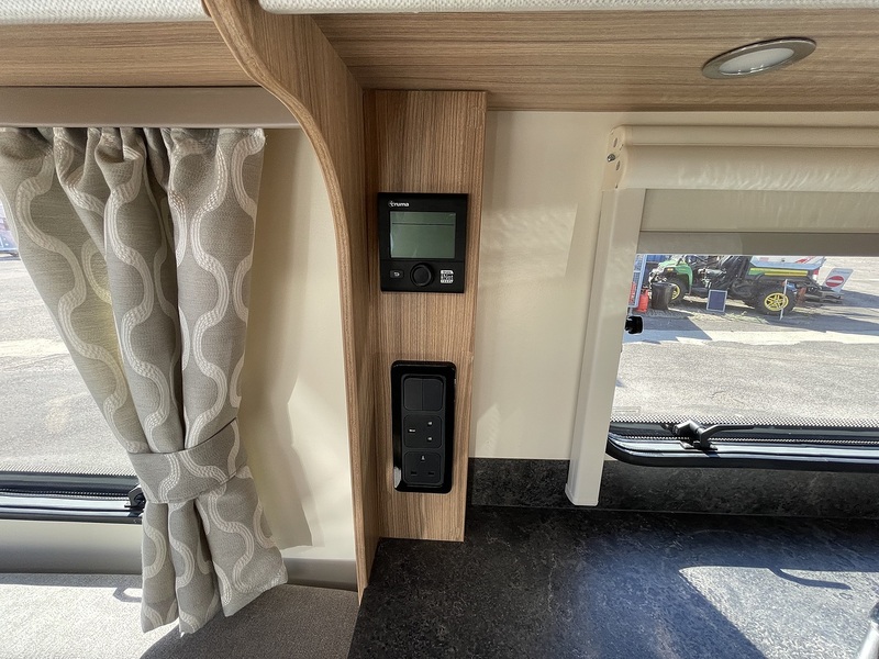 Bailey Phoenix +640 2023 Caravan - Large 17