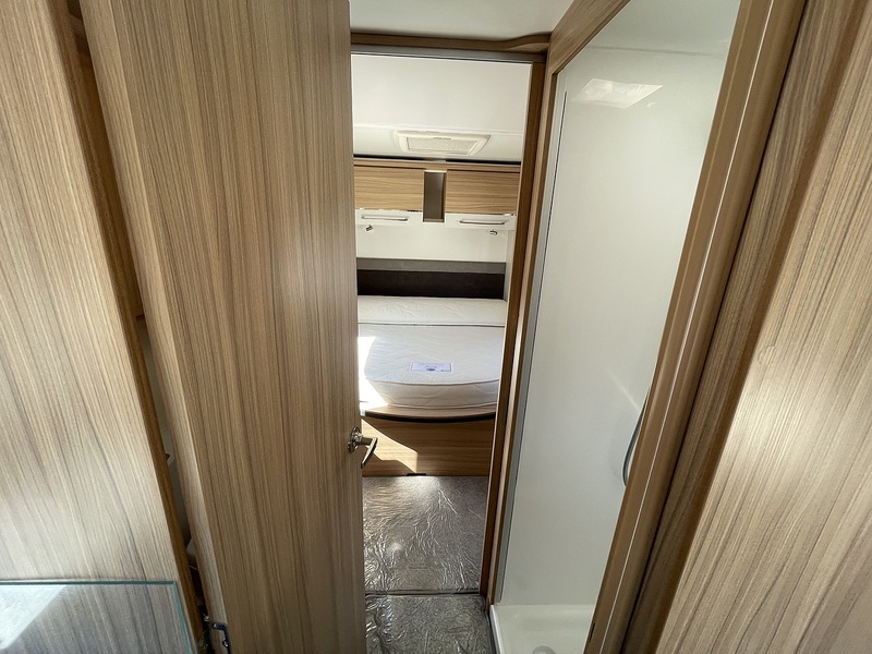 Bailey Phoenix +640 2023 Caravan - Large 9