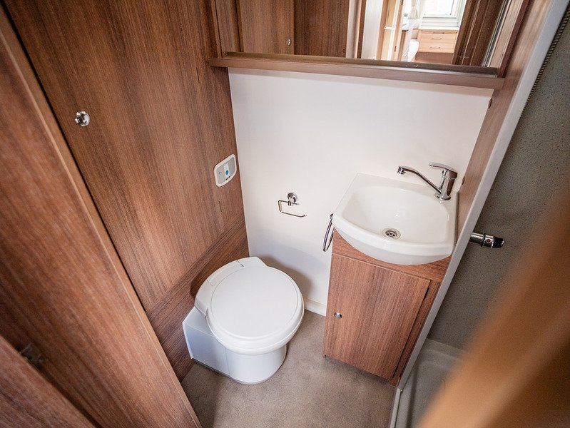 Bailey Phoenix 642 2019 Caravan - Large 17