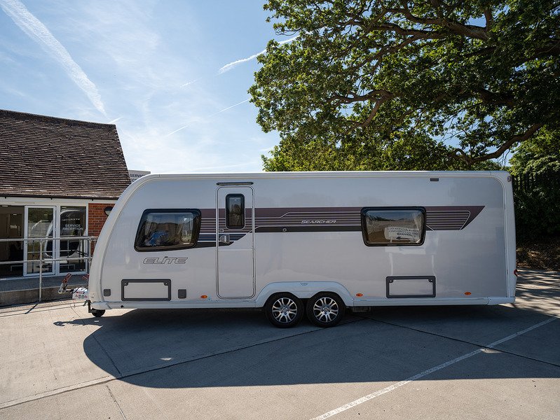 Sterling Elite Searcher 2011 Caravan - Large 28