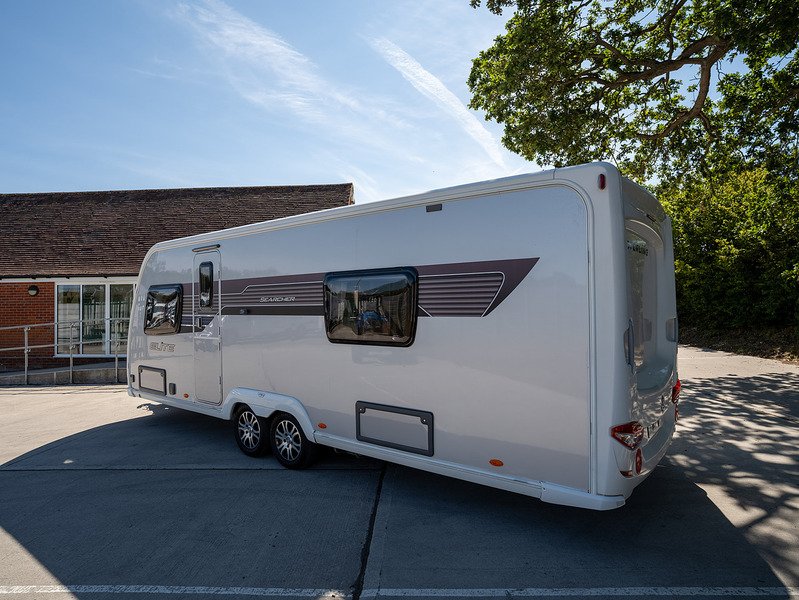 Sterling Elite Searcher 2011 Caravan - Large 1