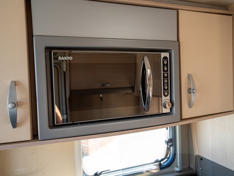 Sterling Elite Searcher 2011 Caravan - Large 10