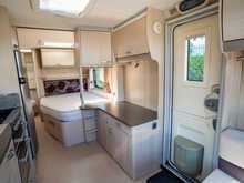 Sterling Elite Searcher 2011 Caravan11