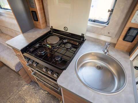 Bailey Adamo 75-4DL Motorhome - U2640