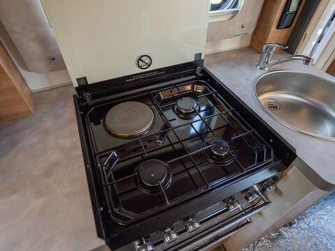 Bailey Adamo 75-4DL Motorhome - U2640