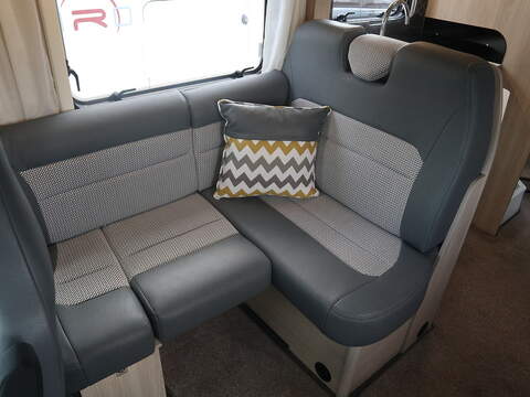Autotrail F-Line F74 Motorhome - U2644