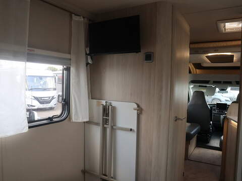 Autotrail F-Line F74 Motorhome - U2644