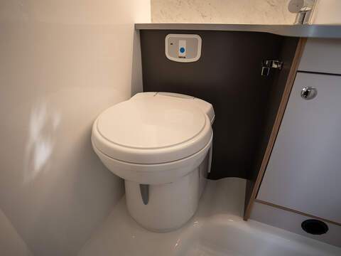 Bailey Adamo Refresh 75-4DL Motorhome - U2647