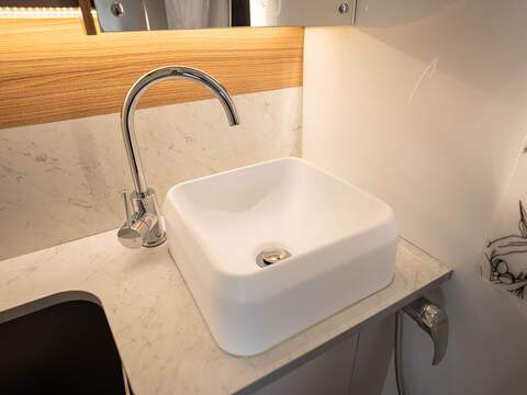 Bailey Adamo Refresh 75-4DL Motorhome - U2647