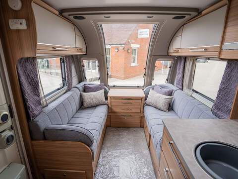 Bailey Unicorn Vigo Caravan - U2649