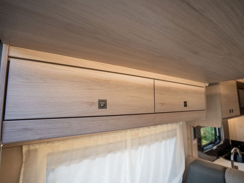 Autotrail F-Line F60 Motorhome - U2654