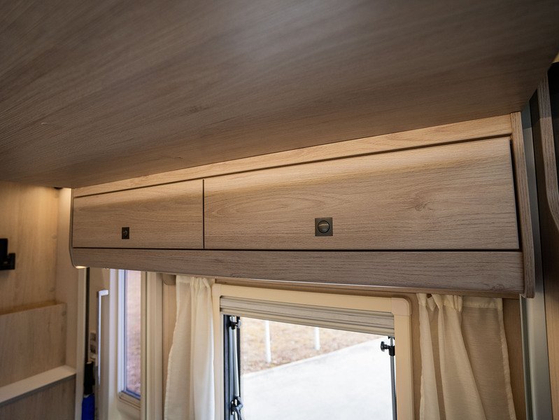 Autotrail F-Line F60 Motorhome - U2654