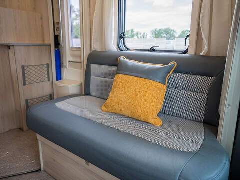 Autotrail F-Line F60 Motorhome - U2654