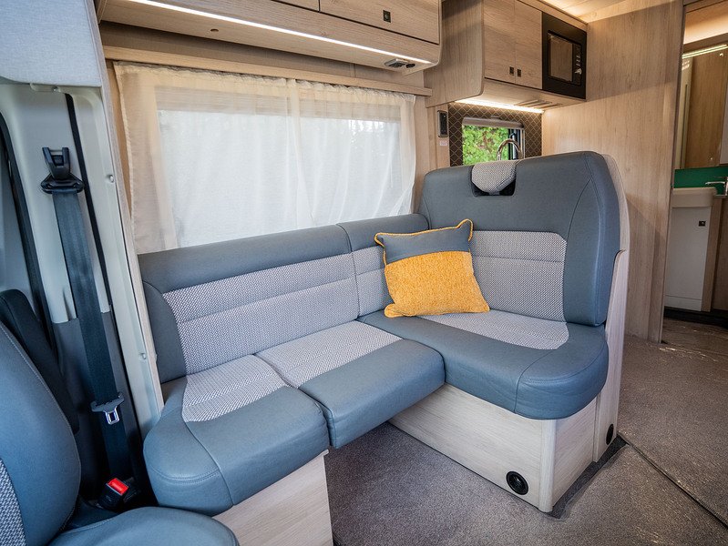 Autotrail F-Line F60 Motorhome - U2654