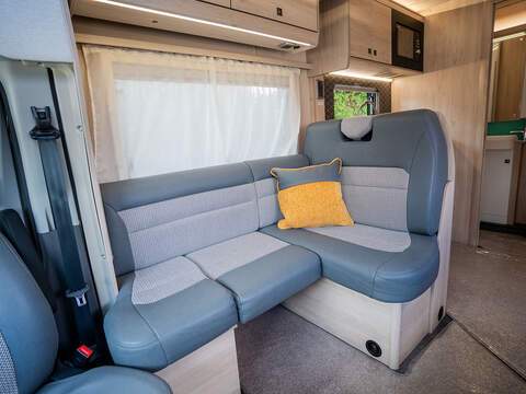 Autotrail F-Line F60 Motorhome - U2654