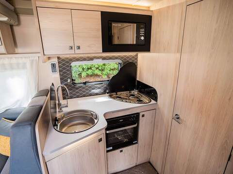Autotrail F-Line F60 Motorhome - U2654