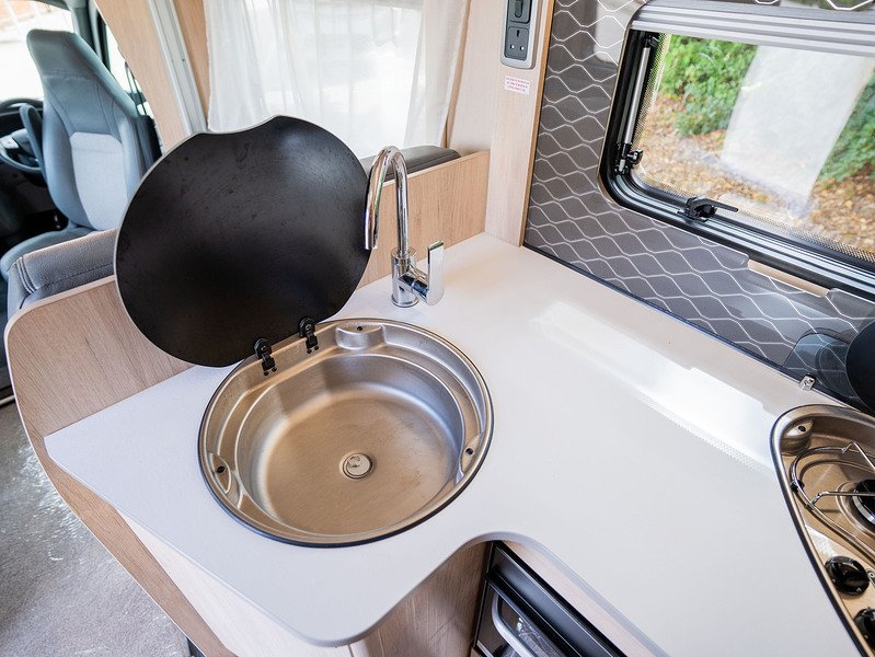 Autotrail F-Line F60 Motorhome - U2654