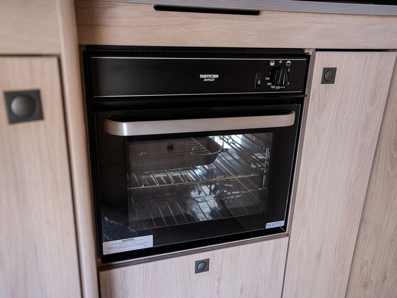 Autotrail F-Line F60 Motorhome - U2654
