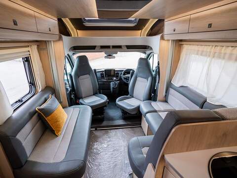 Autotrail F-Line F60 Motorhome - U2654