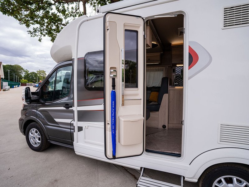 Autotrail F-Line F60 Motorhome - U2654