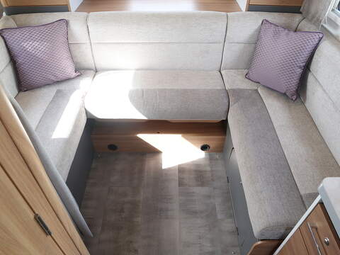 Bailey Adamo 75-4DL Motorhome - U2657